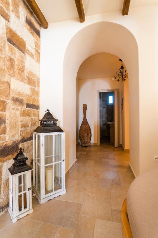 Flash House * Spetses Town